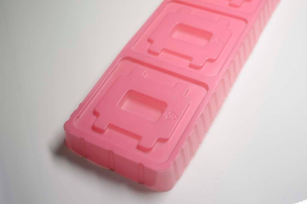 small-rectangular-plastic-trays